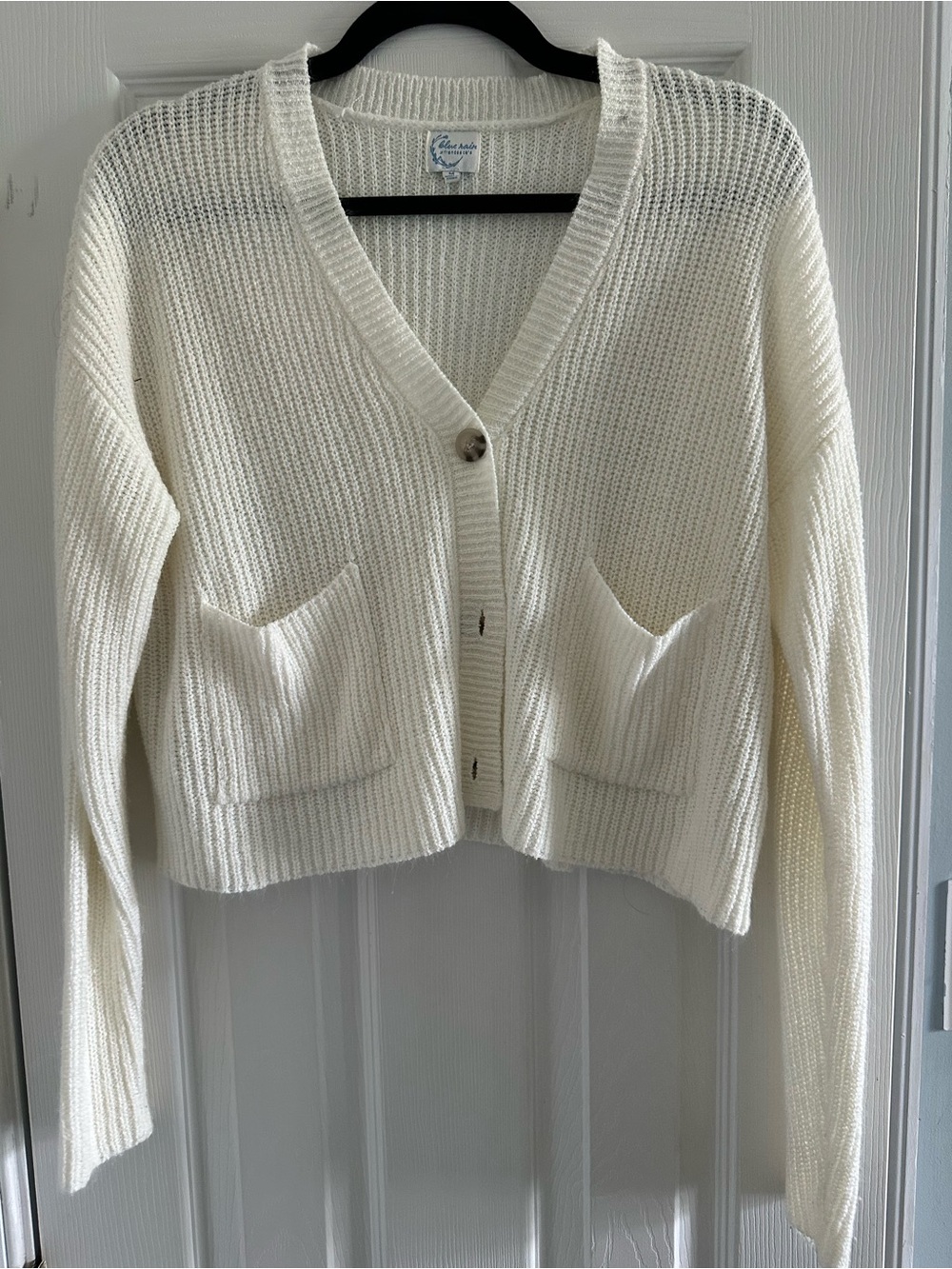 Francesca's Collections Cream Ribbed V-Neck Pocket Cardigan